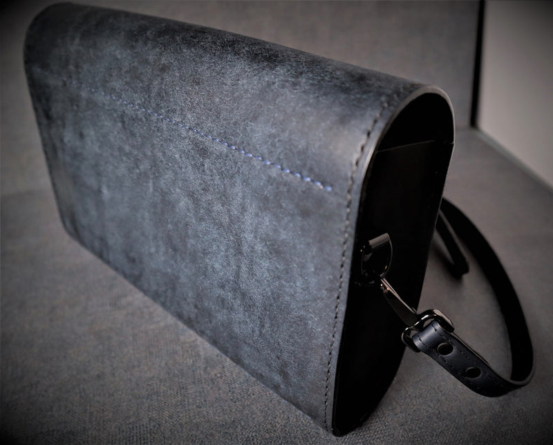 The Antoinette Purse